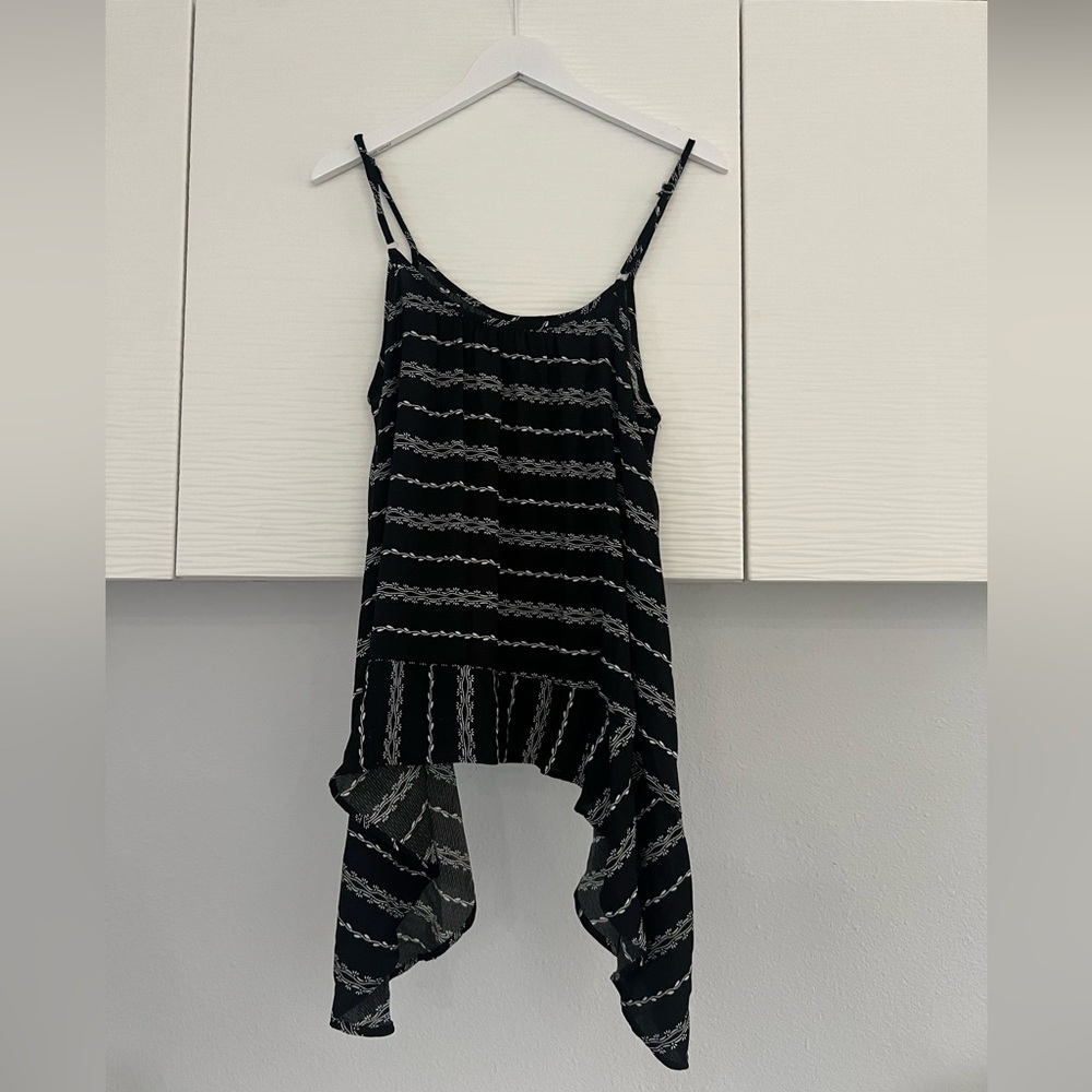 1.4.3 Story by Line Up Boho Black and White Striped Lead Asymmetrical Tank Top M